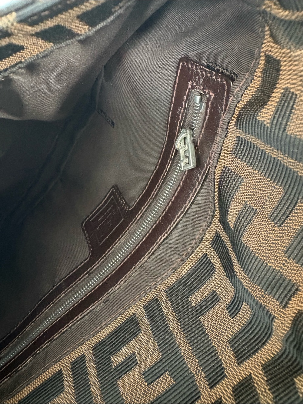 Vintage Fendi Brown Zucca Logo Canvas Shoulder Baguette Bag - Picture 13 of 14
